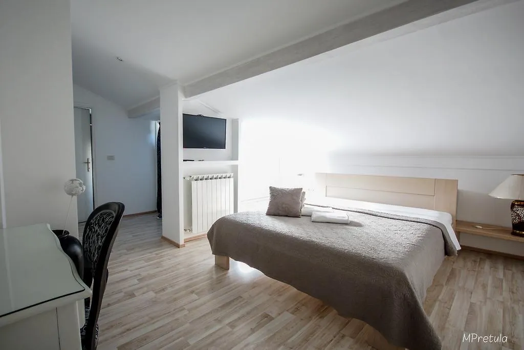 Apartments And Rooms Degra Umag