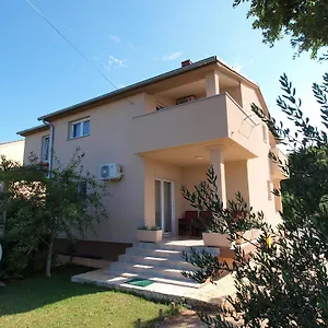 Jere 719 , Pola Croazia